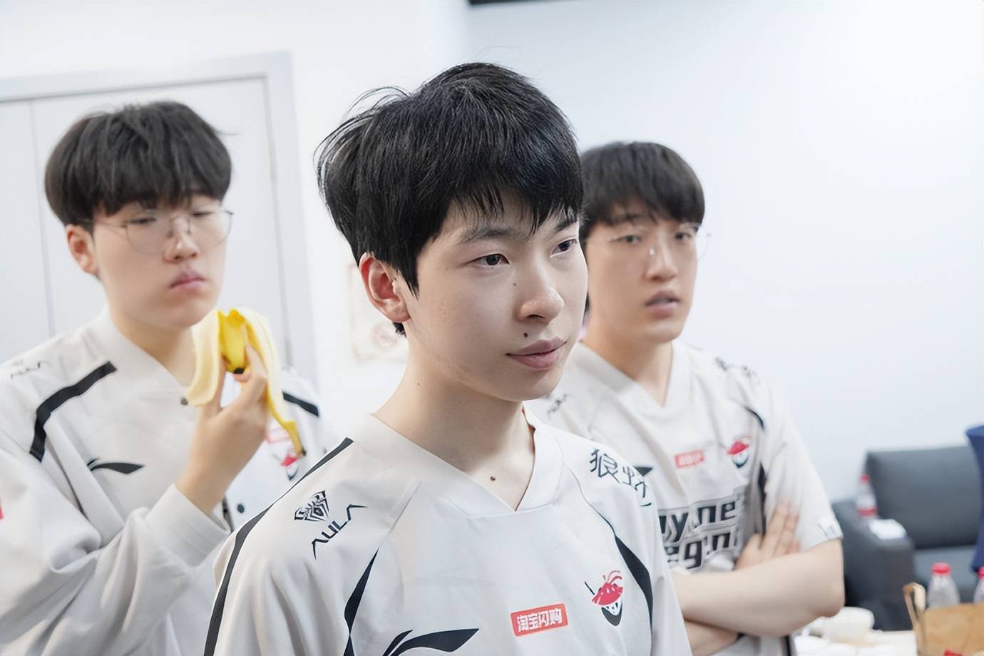 Doinb在TES比赛中精彩发挥，回归赛场引发热议！的简单介绍